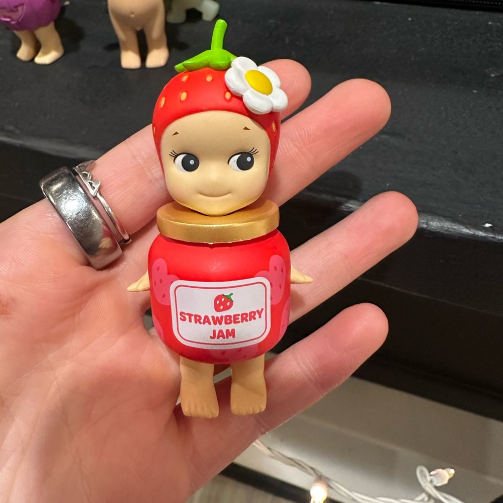 Sonny Angel strawberry jam (rare)